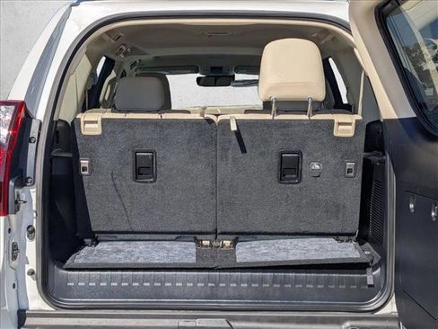 Used 2020 Lexus GX 460 Premium image 6