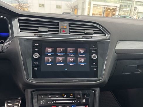 Certified 2023 Volkswagen Tiguan SE R-Line image 18
