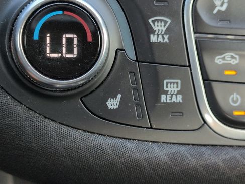 Used 2020 Chevrolet Malibu LT FWD image 24