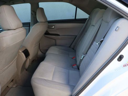 Used 2016 Toyota Camry LE image 10