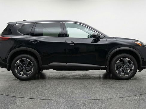 Used 2025 Nissan Rogue SV FWD image 11