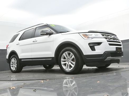 Used 2018 Ford Explorer XLT w/ Equipment Group 201A image 27
