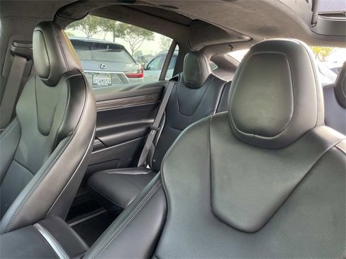 Used 2022 Tesla Model X image 22