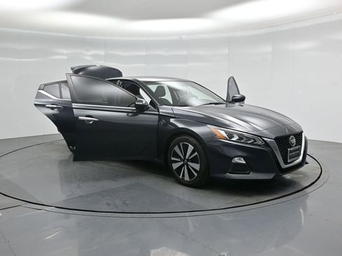 Used 2022 Nissan Altima 2.5 SV image 31