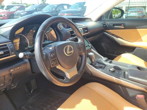 Used 2018 Lexus IS 300 w/ Premium Package RWD image 23