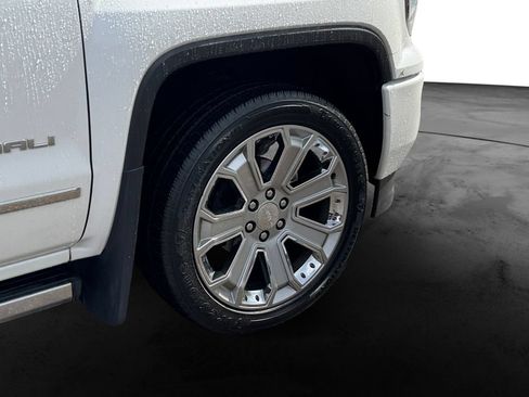 Used 2017 GMC Sierra 1500 Denali w/ Denali Ultimate Package AWD/4WD image 12