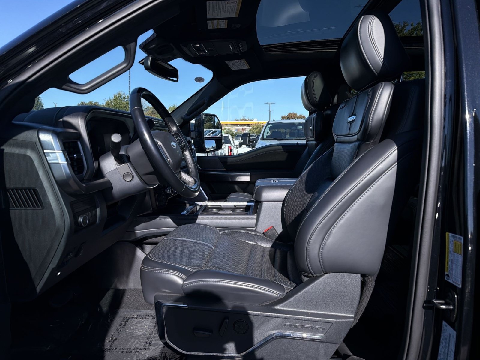 Used 2025 Ford F450 Platinum w/ FX4 Off-Road Package AWD/4WD image 22