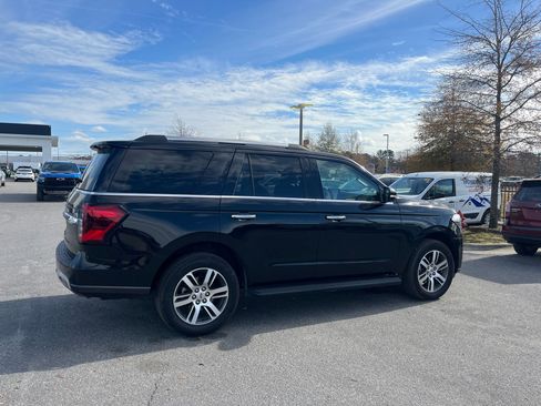 Used 2024 Ford Expedition Limited image 9