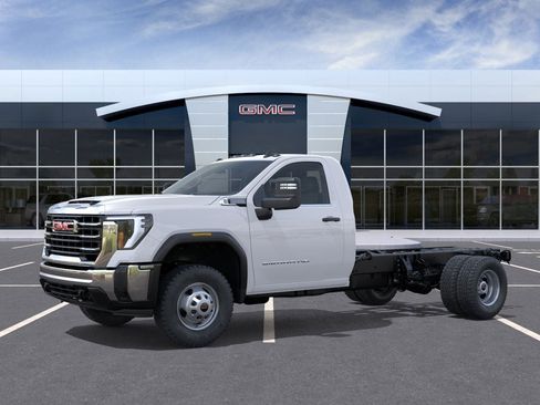 New 2025 GMC Sierra 3500 Pro w/ Convenience Package image 9