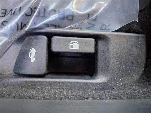 Used 2022 Toyota Corolla LE image 79