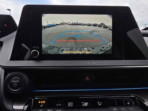 Used 2025 Toyota Prius XLE image 32