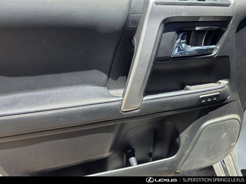 Used 2020 Toyota 4Runner Limited AWD/4WD image 12