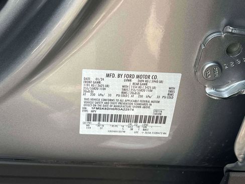 Used 2024 Ford Explorer XLT w/ Equipment Group 202A AWD/4WD image 26