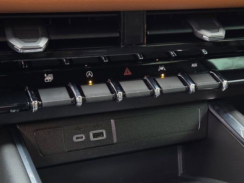 Used 2024 GMC Canyon AT4 w/ AT4 Premium Package image 16