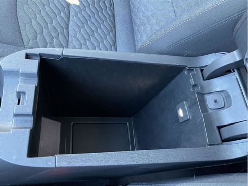 Used 2020 Chevrolet Equinox LT image 33