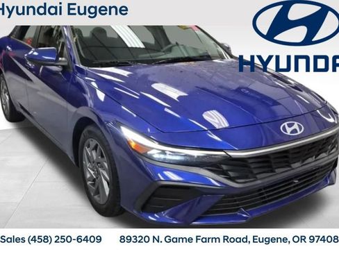 Used 2024 Hyundai Elantra SEL image 1