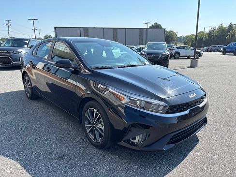 Used 2024 Kia Forte LXS FWD image 11