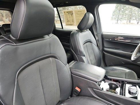 Used 2023 Jeep Grand Cherokee Altitude image 12