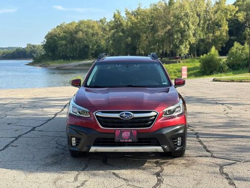 Used 2020 Subaru Outback Limited AWD/4WD image 2