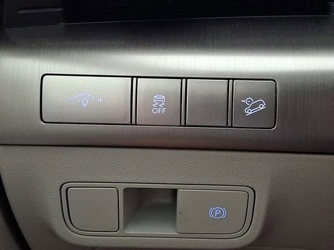 Certified 2025 Hyundai Kona SEL FWD image 33