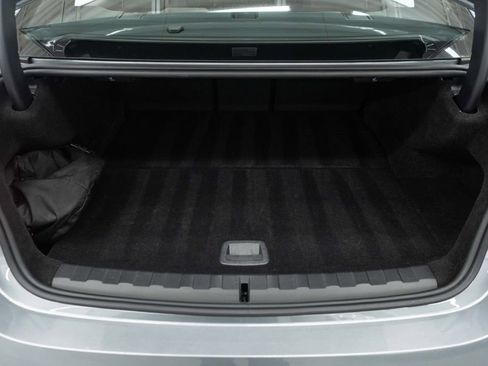 Used 2024 BMW 330e xDrive image 30