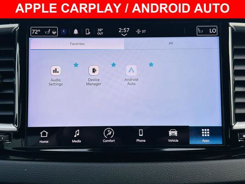 Used 2024 Chrysler Pacifica Touring-L image 4