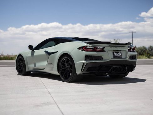 Used 2024 Chevrolet Corvette Z06 w/ Stealth Interior Trim Package RWD image 28