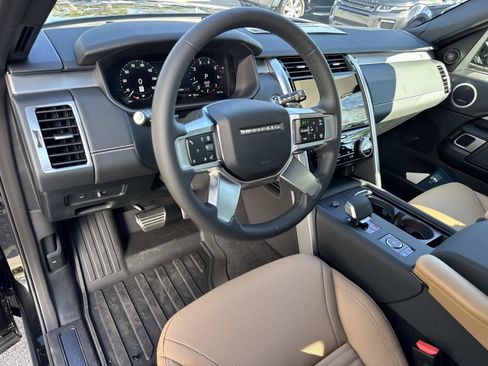 New 2026 Land Rover Discovery Limited Edition image 23
