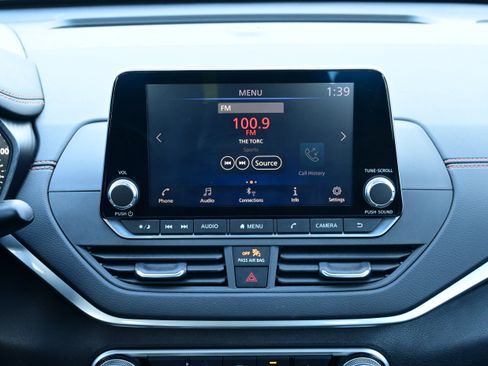 Certified 2020 Nissan Altima 2.5 SR w/ Premium Package image 15