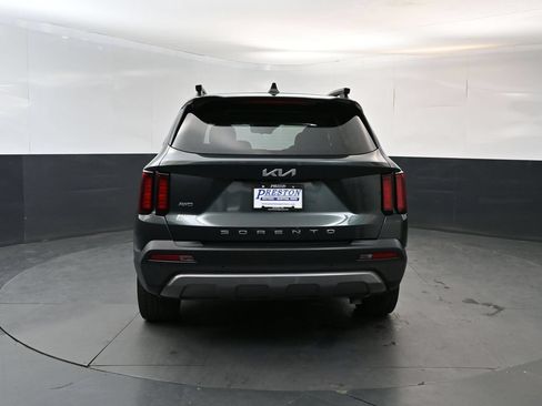 Certified 2022 Kia Sorento X-Line EX AWD/4WD image 4