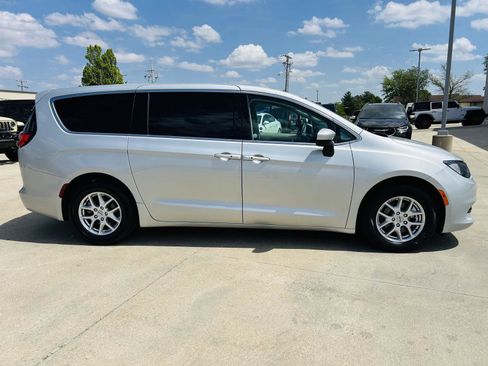 Used 2023 Chrysler Voyager LX FWD image 37