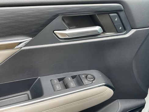 Used 2024 GMC Acadia Elevation w/ Luxury Package FWD image 6