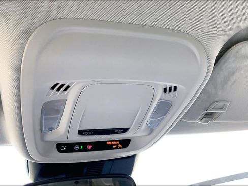 Certified 2025 Buick Envision Sport Touring image 32