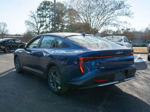 New 2025 Kia K4 LXS image 6
