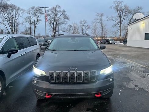 Used 2019 Jeep Cherokee Trailhawk w/ Comfort/Convenience Group image 2