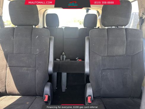 Used 2011 Dodge Grand Caravan Mainstreet w/ PWR Convenience Group FWD image 19