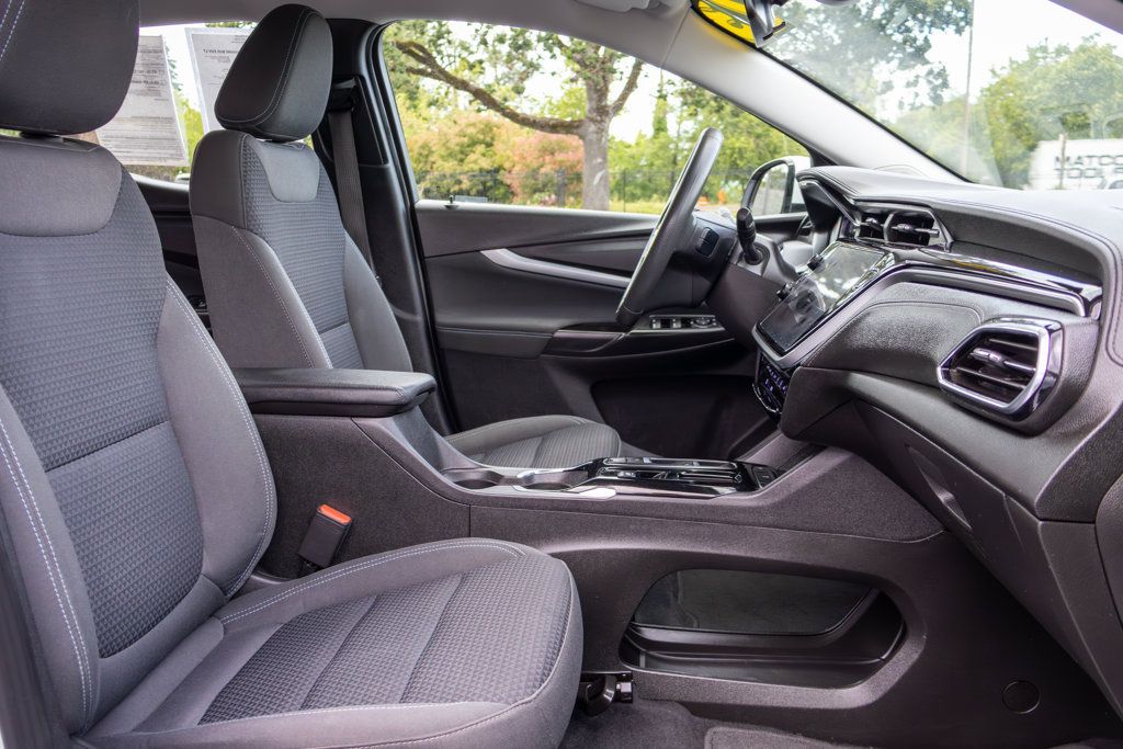 Used 2023 Chevrolet Bolt EUV LT FWD image 12