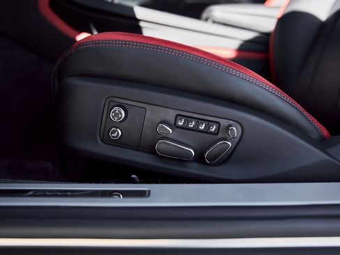 Used 2022 Bentley Continental GT Speed image 32