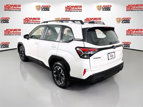 Certified 2025 Subaru Forester Base image 2