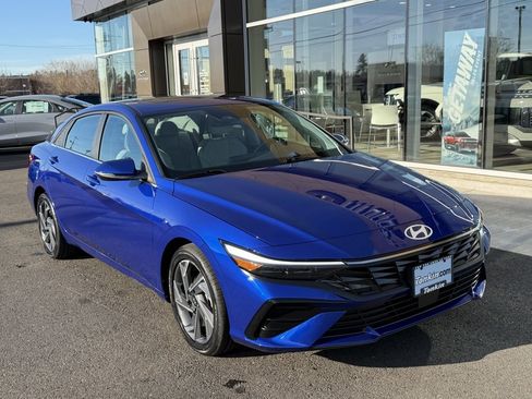 Certified 2025 Hyundai Elantra Limited image 2