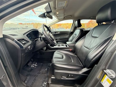 Used 2022 Ford Edge Titanium image 13