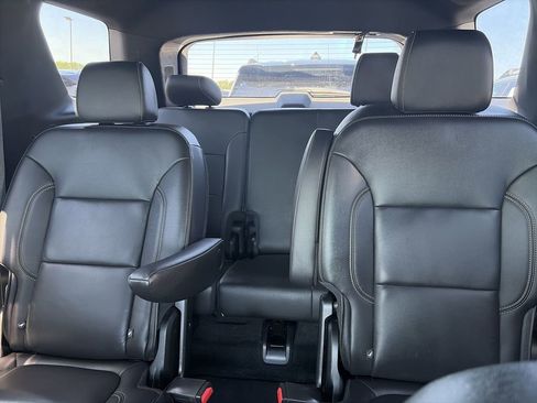 Used 2023 Chevrolet Traverse LT AWD/4WD image 21