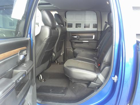 Used 2017 RAM 1500 Laramie w/ Convenience Group image 19