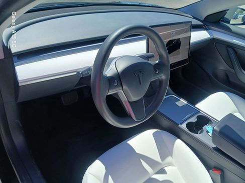 Used 2023 Tesla Model 3 Standard Range image 8