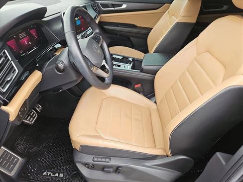 Used 2024 Volkswagen Atlas Cross Sport SEL R-Line image 16