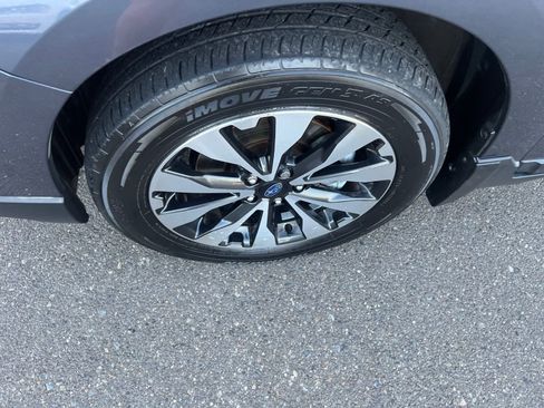 Used 2017 Subaru Outback 3.6R Limited AWD/4WD image 9
