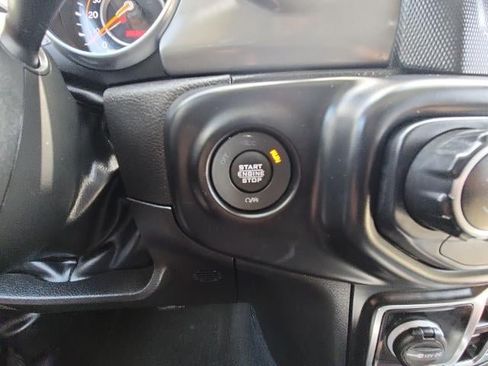 Used 2022 Jeep Wrangler Unlimited Sport AWD/4WD image 16