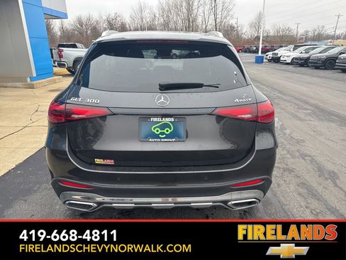 Used 2023 Mercedes-Benz GLC 300 4MATIC image 3