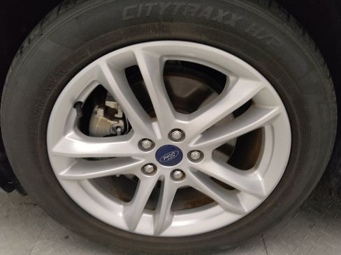 Used 2018 Ford Fusion SE w/ Fusion SE Technology Package FWD image 31