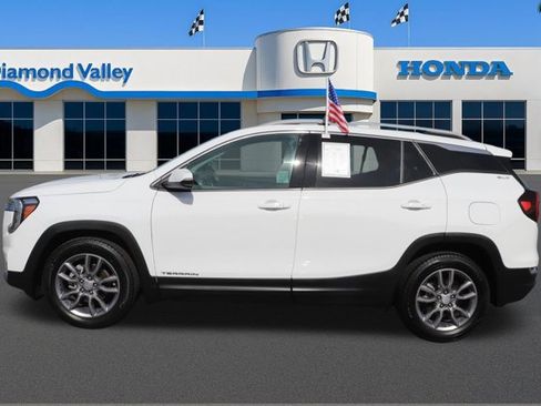 Used 2023 GMC Terrain SLT FWD image 8